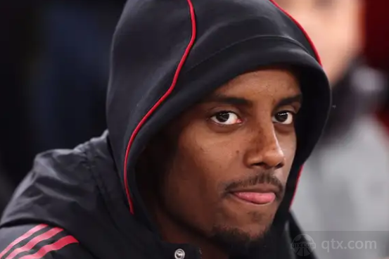 伊萨克在利物浦四次首发全部输球创下队史的百年尴尬纪录